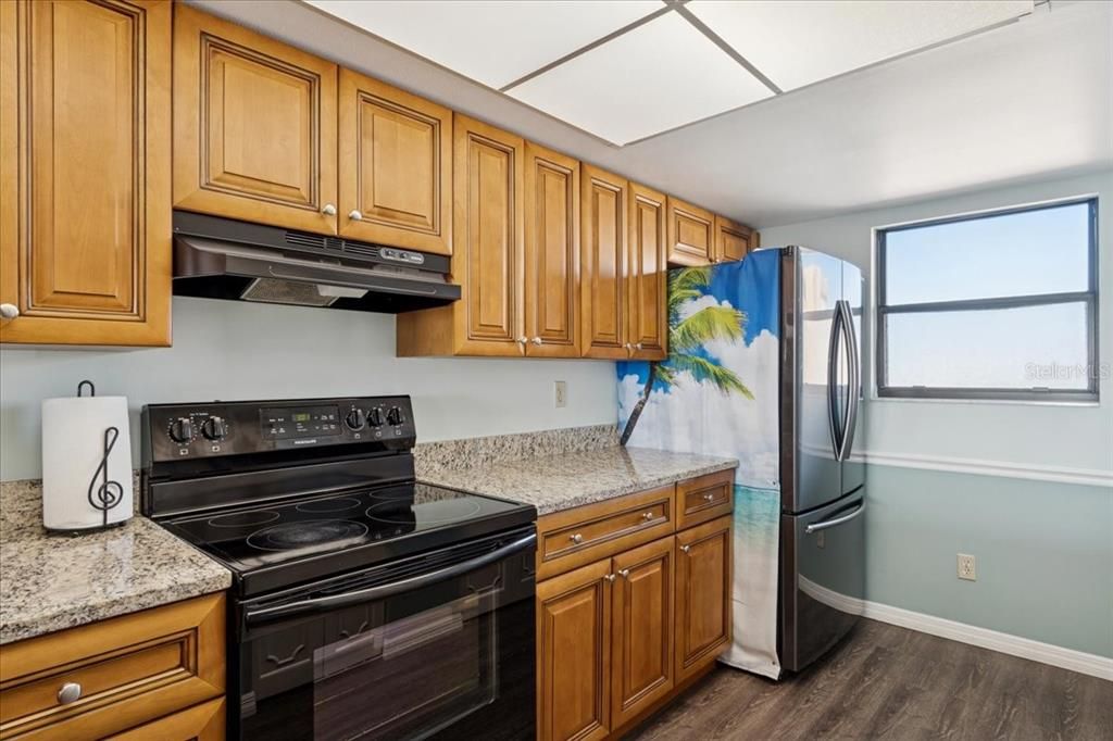 For Sale: $495,000 (2 beds, 2 baths, 1256 Square Feet)