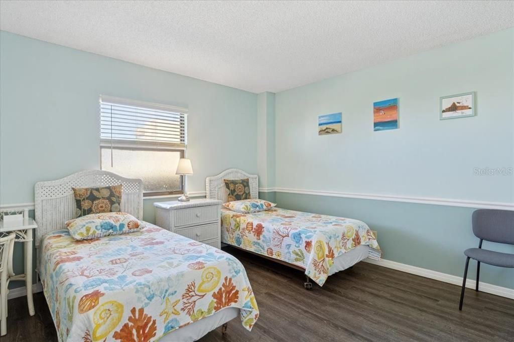 For Sale: $495,000 (2 beds, 2 baths, 1256 Square Feet)