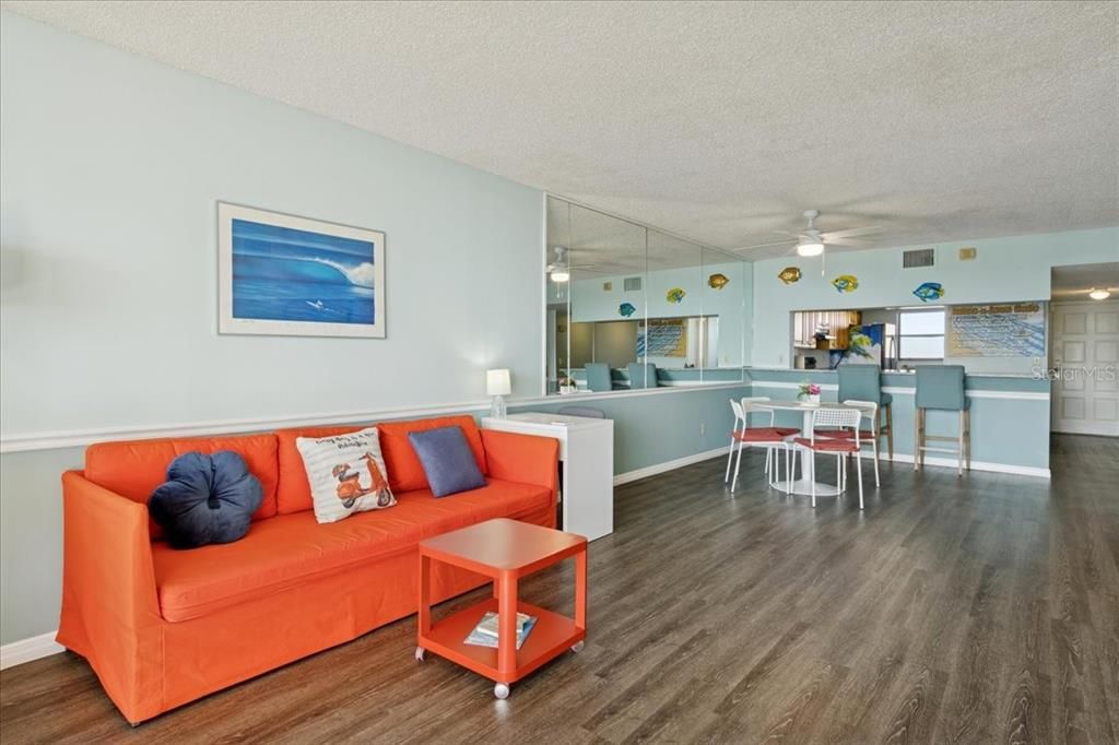 For Sale: $495,000 (2 beds, 2 baths, 1256 Square Feet)