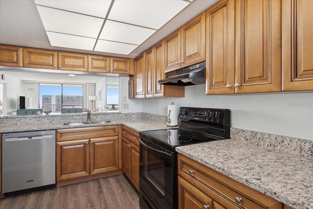 For Sale: $495,000 (2 beds, 2 baths, 1256 Square Feet)