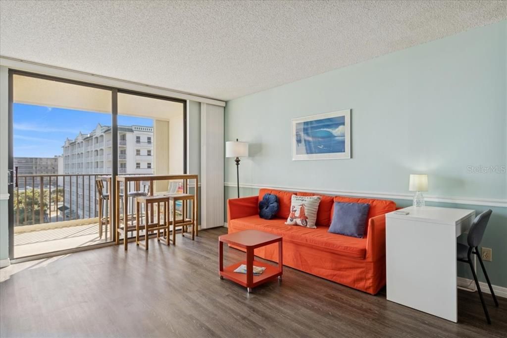 For Sale: $495,000 (2 beds, 2 baths, 1256 Square Feet)