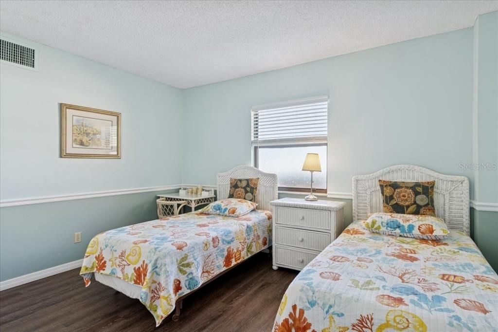 For Sale: $495,000 (2 beds, 2 baths, 1256 Square Feet)