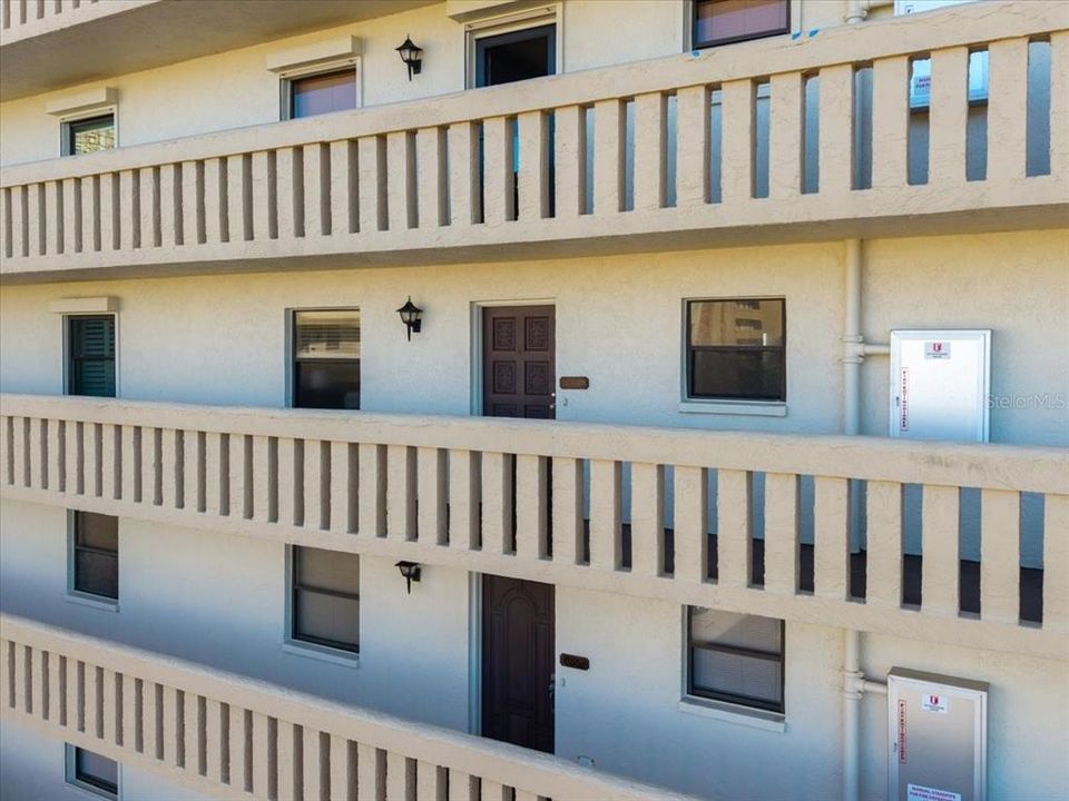 For Sale: $495,000 (2 beds, 2 baths, 1256 Square Feet)