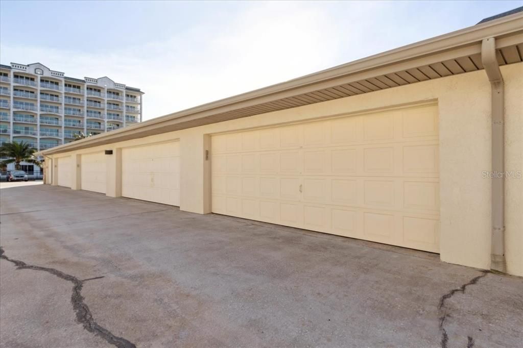 For Sale: $495,000 (2 beds, 2 baths, 1256 Square Feet)