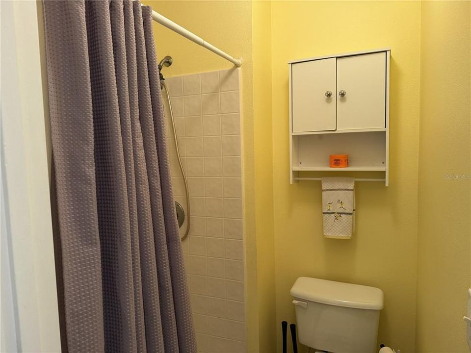 En Venta: $410,000 (4 camas, 2 baños, 2852 Pies cuadrados)