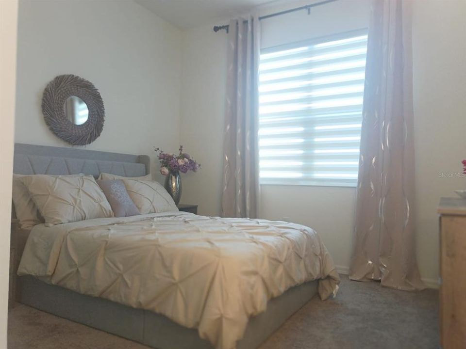 For Rent: $1,295 (1 beds, 1 baths, 900 Square Feet)