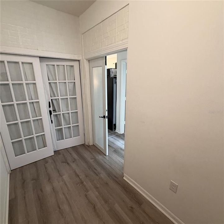 For Rent: $1,295 (1 beds, 1 baths, 900 Square Feet)