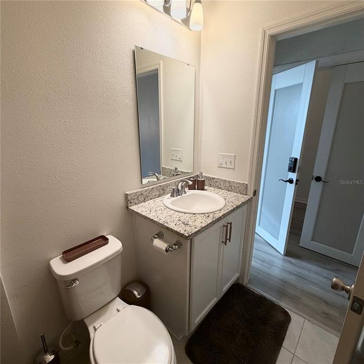 For Rent: $1,295 (1 beds, 1 baths, 900 Square Feet)