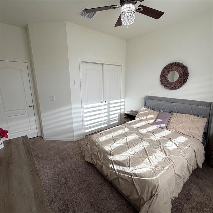 For Rent: $1,295 (1 beds, 1 baths, 900 Square Feet)