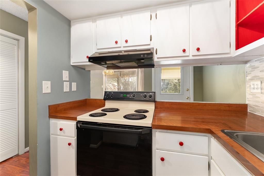 В аренду: $1,450 (2 спален, 2 ванн, 1035 Квадратных фут)