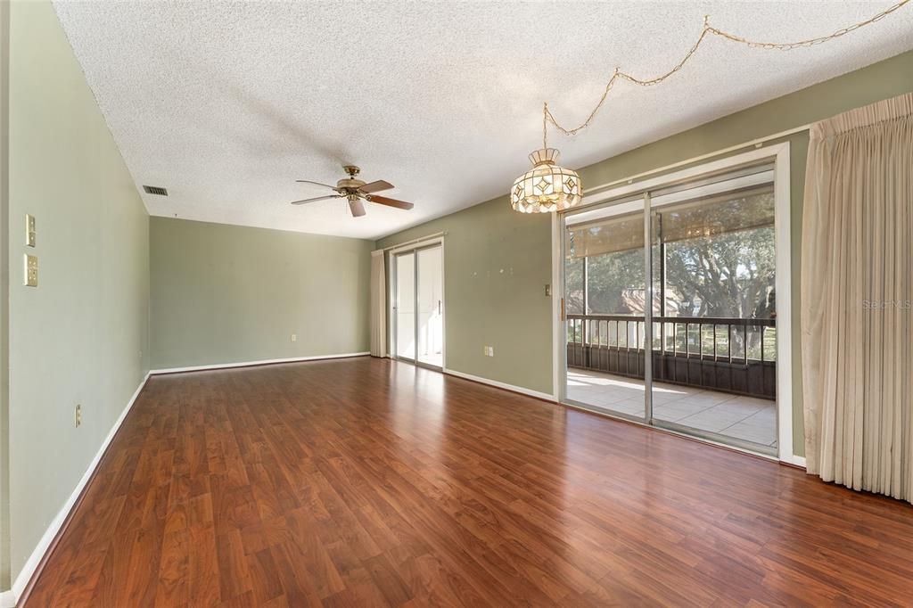 В аренду: $1,450 (2 спален, 2 ванн, 1035 Квадратных фут)