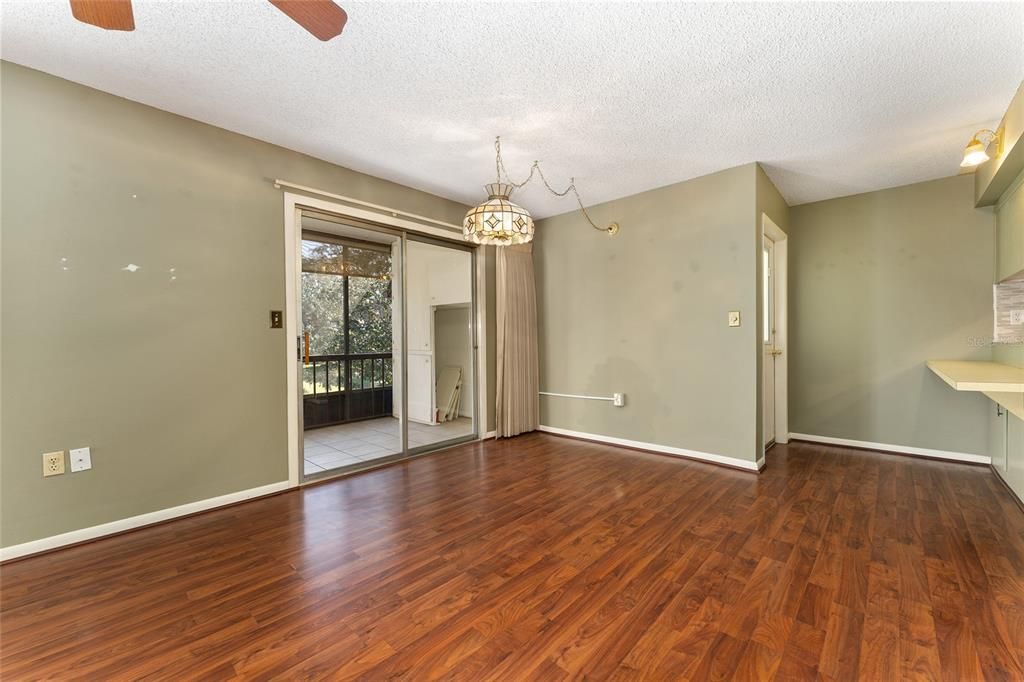 В аренду: $1,450 (2 спален, 2 ванн, 1035 Квадратных фут)