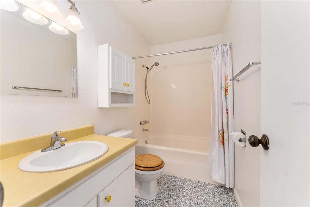 В аренду: $1,450 (2 спален, 2 ванн, 1035 Квадратных фут)