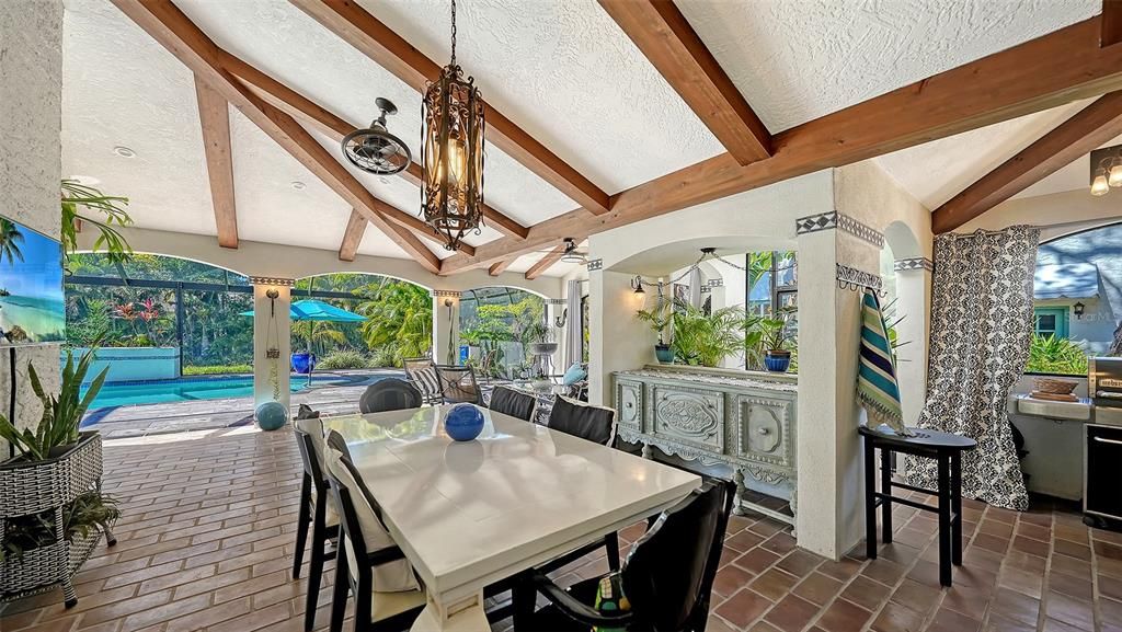 En Venta: $2,700,000 (4 camas, 3 baños, 3110 Pies cuadrados)