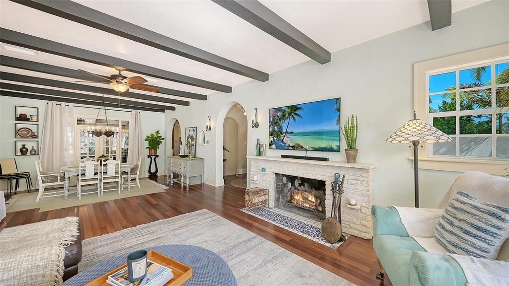 En Venta: $2,700,000 (4 camas, 3 baños, 3110 Pies cuadrados)