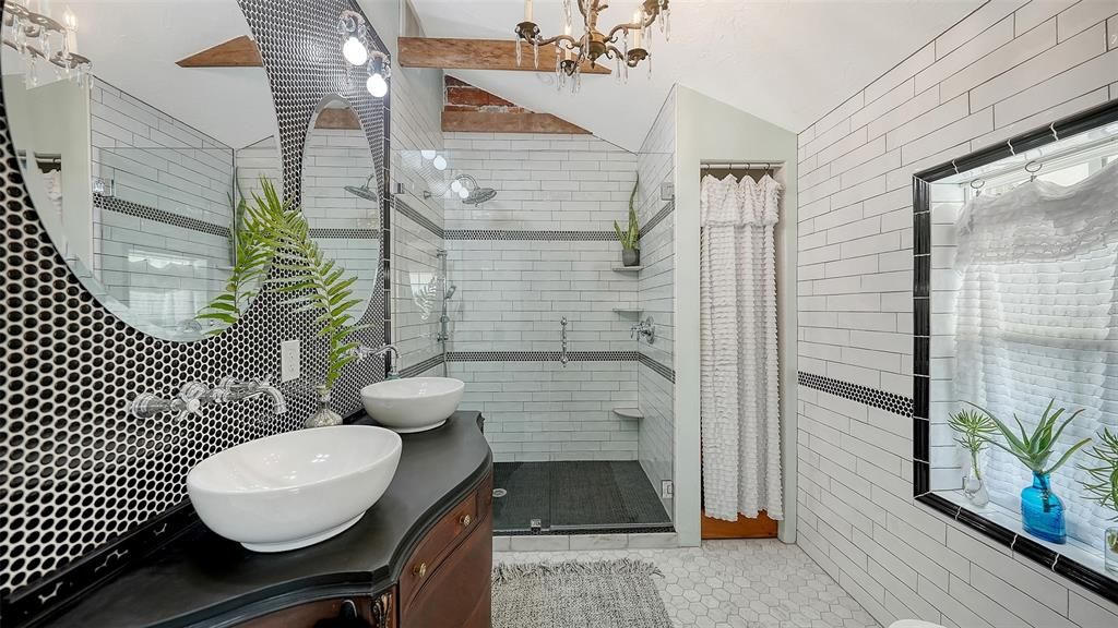 En Venta: $2,700,000 (4 camas, 3 baños, 3110 Pies cuadrados)