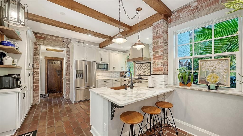 En Venta: $2,700,000 (4 camas, 3 baños, 3110 Pies cuadrados)