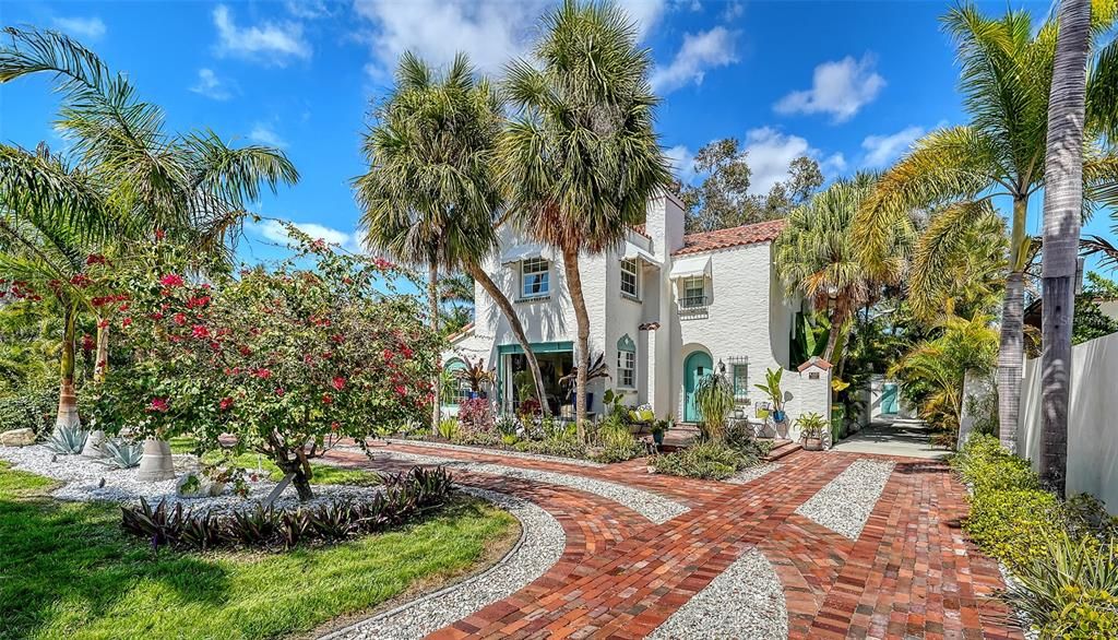 En Venta: $2,700,000 (4 camas, 3 baños, 3110 Pies cuadrados)