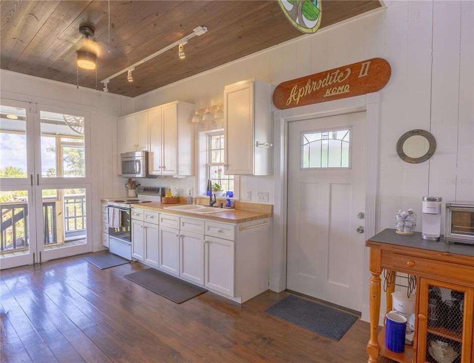 En Venta: $775,000 (1 camas, 1 baños, 930 Pies cuadrados)