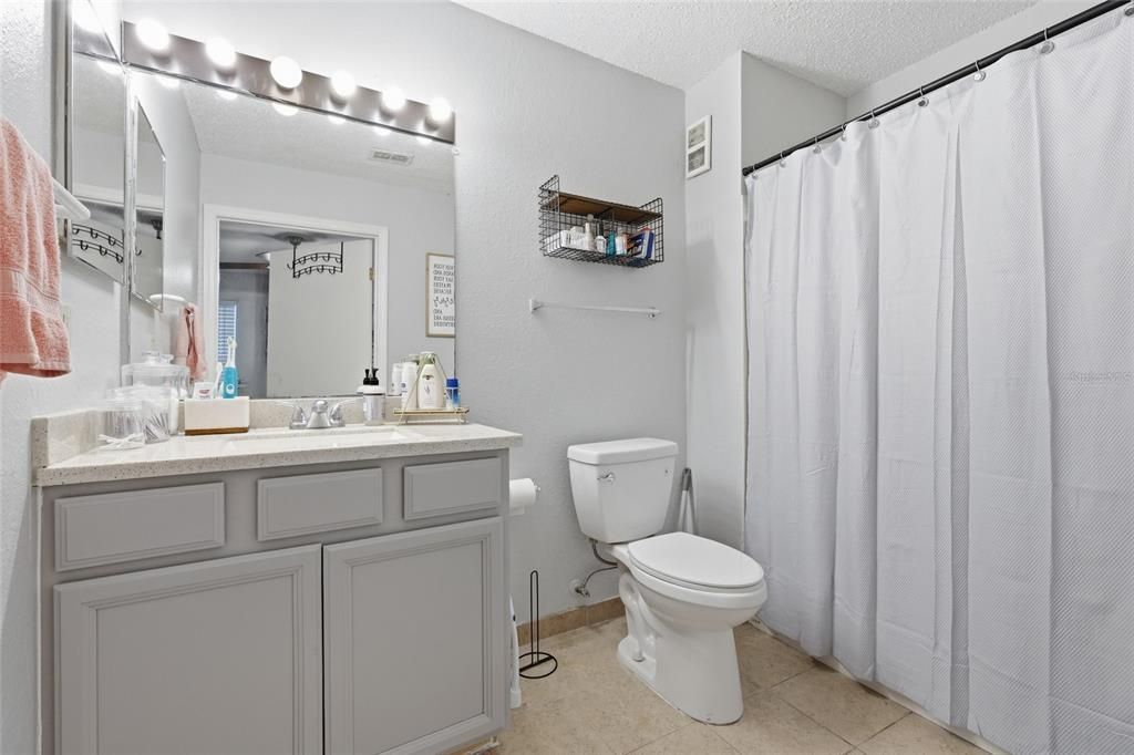 Activo con contrato: $173,000 (3 camas, 3 baños, 1198 Pies cuadrados)