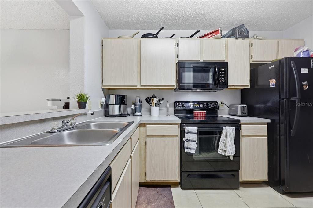 Activo con contrato: $173,000 (3 camas, 3 baños, 1198 Pies cuadrados)
