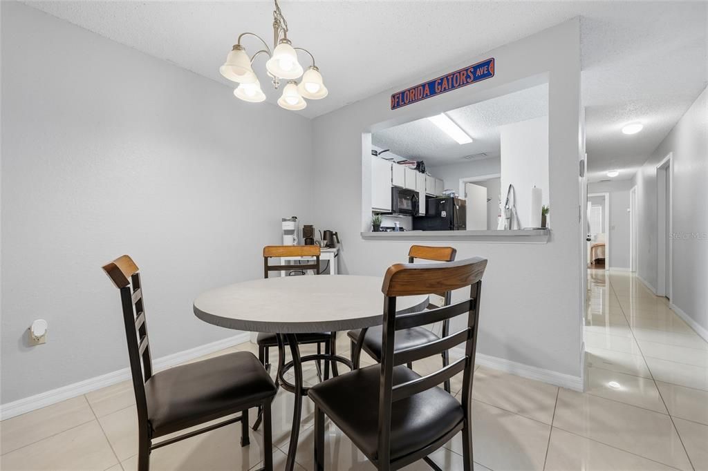 Activo con contrato: $173,000 (3 camas, 3 baños, 1198 Pies cuadrados)