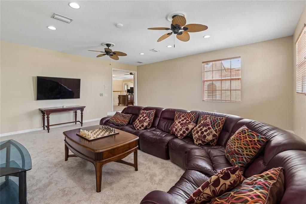 Activo con contrato: $789,900 (5 camas, 3 baños, 3896 Pies cuadrados)