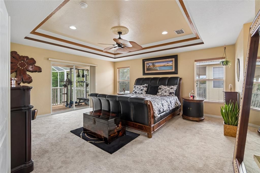 Activo con contrato: $789,900 (5 camas, 3 baños, 3896 Pies cuadrados)