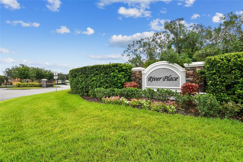 Activo con contrato: $789,900 (5 camas, 3 baños, 3896 Pies cuadrados)
