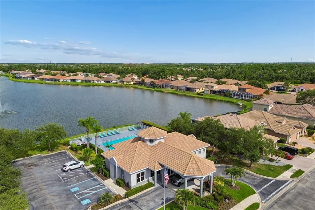 Activo con contrato: $789,900 (5 camas, 3 baños, 3896 Pies cuadrados)