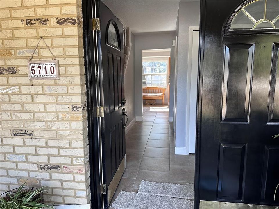 En Venta: $389,900 (3 camas, 2 baños, 1726 Pies cuadrados)