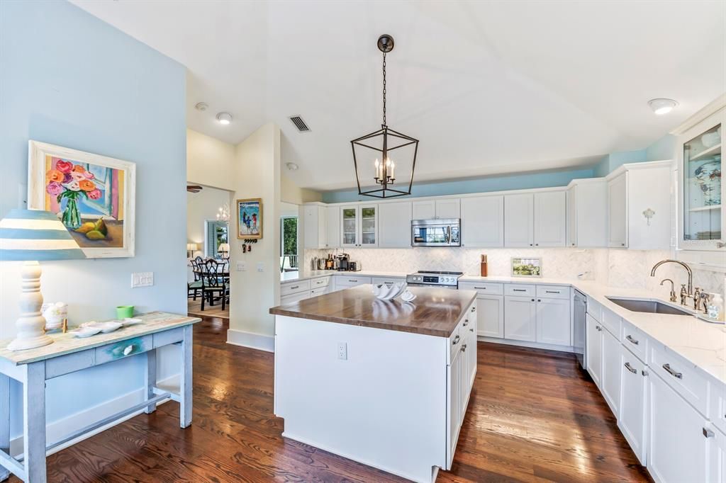For Sale: $5,900,000 (4 beds, 3 baths, 3494 Square Feet)