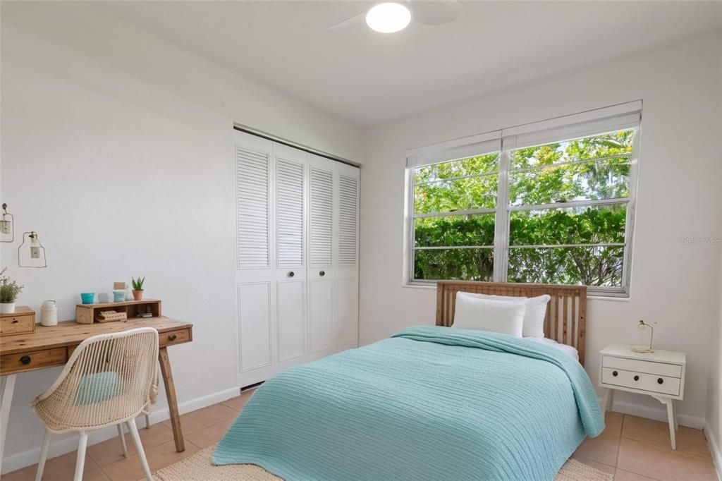 Под контрактом: $310,000 (3 спален, 2 ванн, 1204 Квадратных фут)