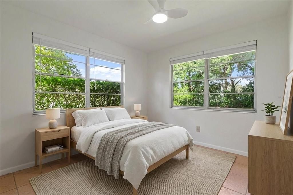 Под контрактом: $310,000 (3 спален, 2 ванн, 1204 Квадратных фут)