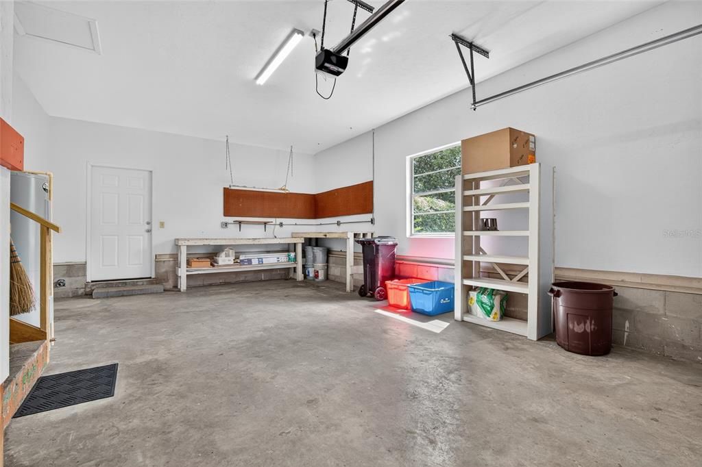 Под контрактом: $310,000 (3 спален, 2 ванн, 1204 Квадратных фут)