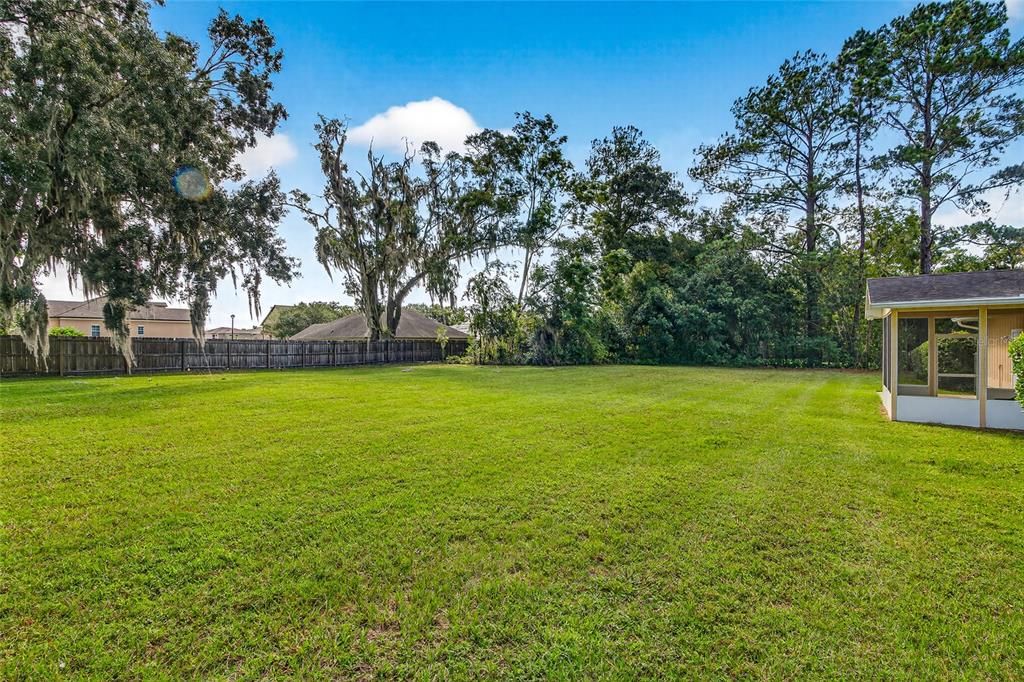 Под контрактом: $310,000 (3 спален, 2 ванн, 1204 Квадратных фут)