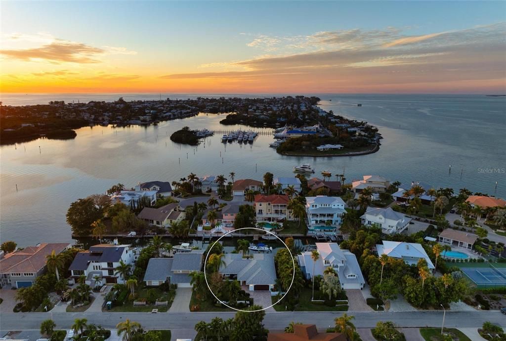На продажу: $1,795,000 (3 спален, 2 ванн, 1884 Квадратных фут)