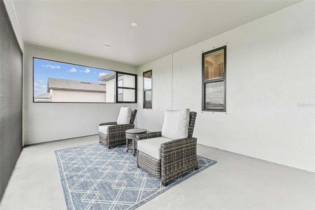 Activo con contrato: $1,090,000 (5 camas, 4 baños, 4218 Pies cuadrados)