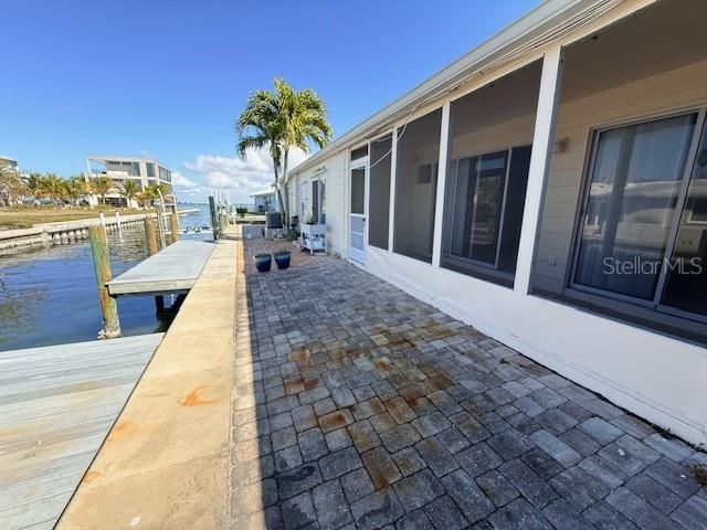 For Rent: $3,200 (1 beds, 1 baths, 667 Square Feet)