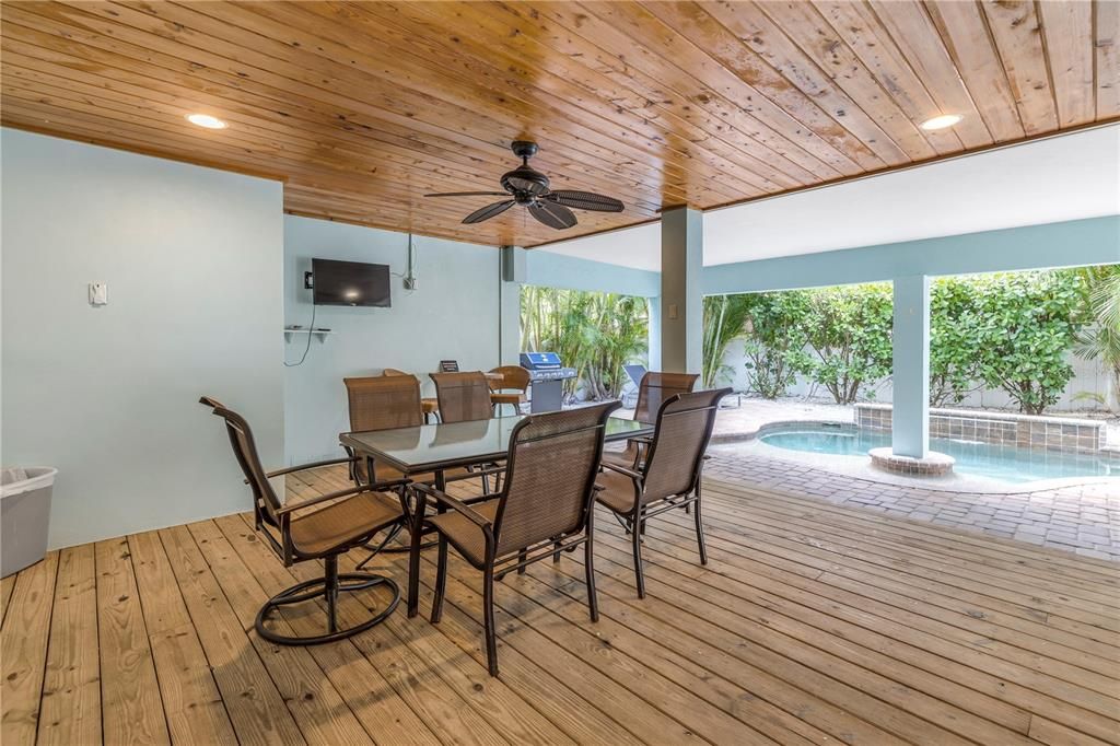 For Sale: $4,499,000 (8 beds, 6 baths, 4226 Square Feet)