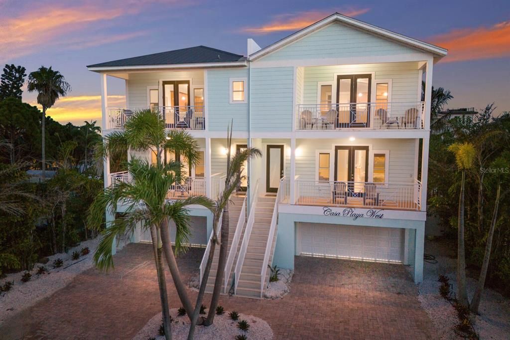 For Sale: $4,499,000 (8 beds, 6 baths, 4226 Square Feet)
