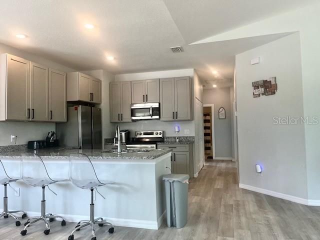 На продажу: $259,900 (3 спален, 2 ванн, 1376 Квадратных фут)