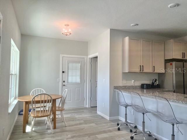 На продажу: $259,900 (3 спален, 2 ванн, 1376 Квадратных фут)