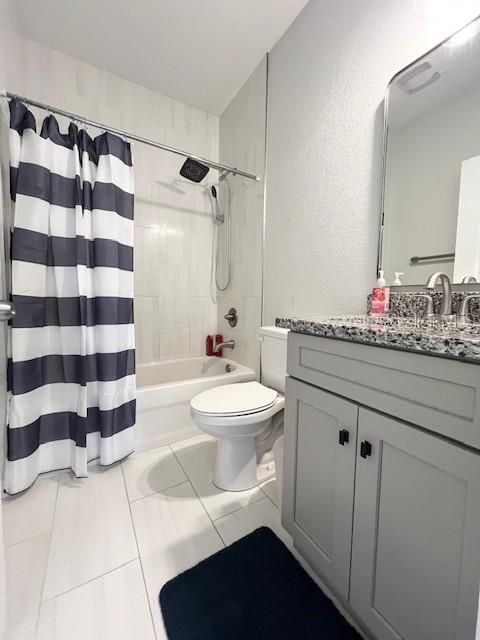 На продажу: $259,900 (3 спален, 2 ванн, 1376 Квадратных фут)