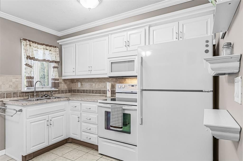 For Sale: $399,000 (3 beds, 2 baths, 1600 Square Feet)