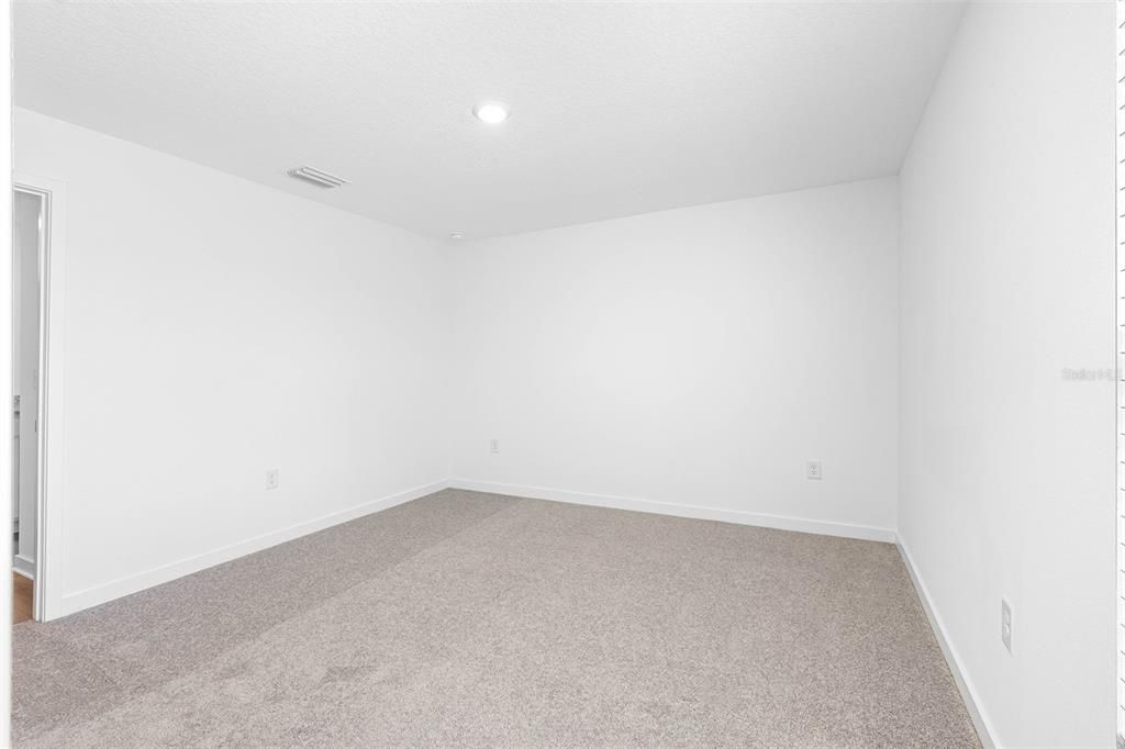 For Sale: $379,900 (4 beds, 3 baths, 1981 Square Feet)