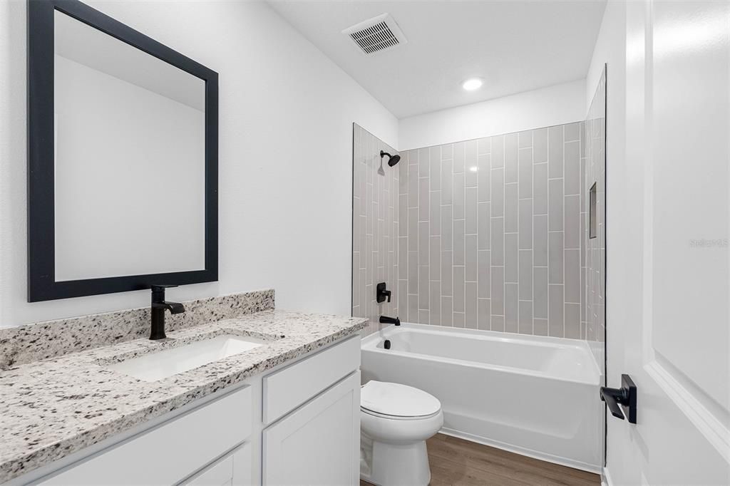 For Sale: $379,900 (4 beds, 3 baths, 1981 Square Feet)