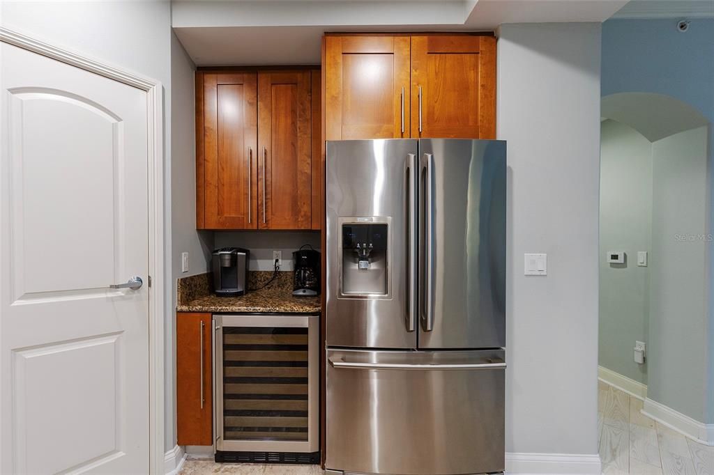 En Venta: $699,900 (3 camas, 3 baños, 2157 Pies cuadrados)
