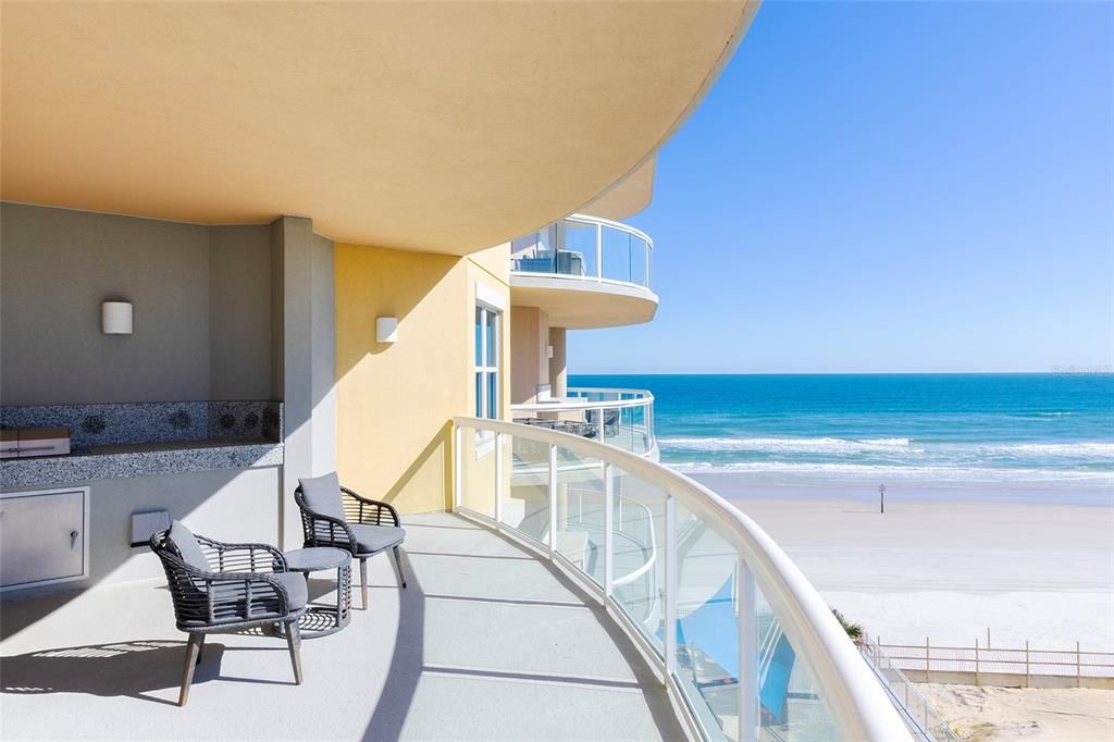 En Venta: $699,900 (3 camas, 3 baños, 2157 Pies cuadrados)