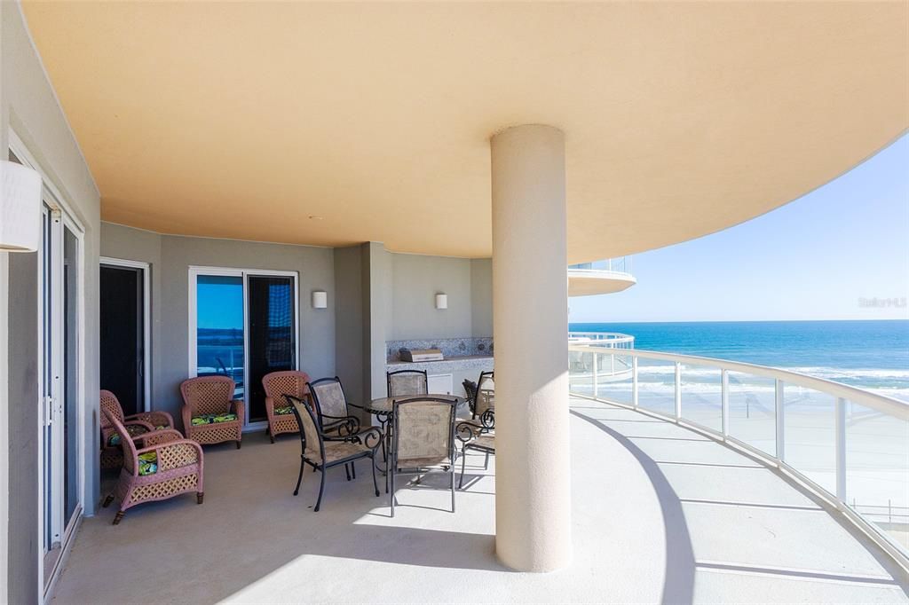 En Venta: $699,900 (3 camas, 3 baños, 2157 Pies cuadrados)